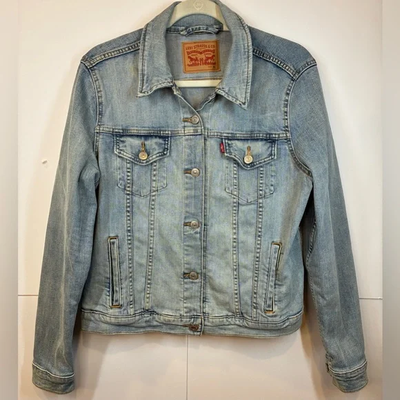 Levi's Light Wash Denim Trucker Jacket Women’s XL Cropped Button Front Classic - Picture 1 of 14